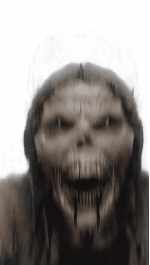 Jumpscare woman